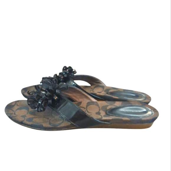 Coach Suki Black Daisy Patent Leather Thong Sandal  Monofeanned Sandals 7.5-8 - Picture 6 of 13